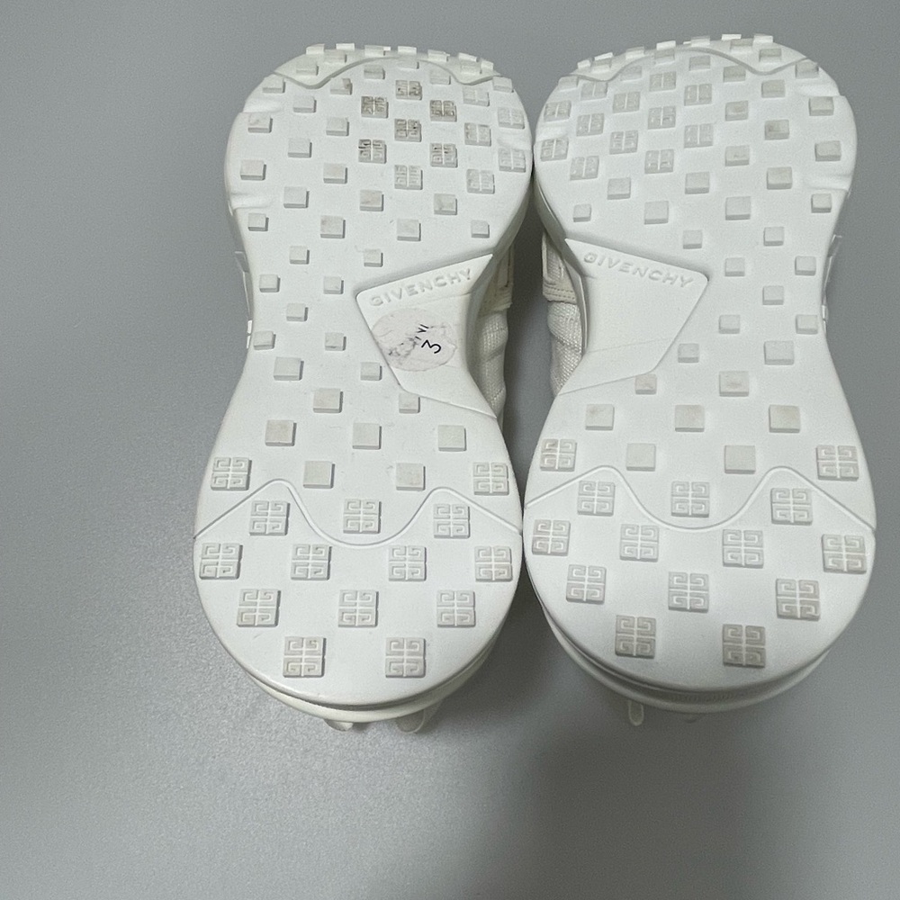 GIVENCHY
White GIV 1 Light Runner Sneakers Women’s EU 36.5/US 6.5 $895. - Picture 9 of 11
